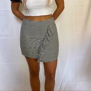 Gingham skirt with ruffle